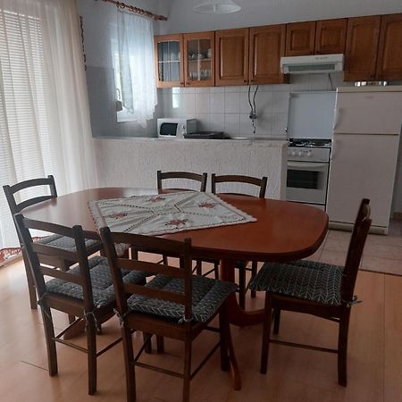 Apartman Nardi Vir Exteriör bild